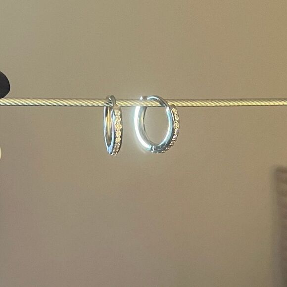 The Mini Hoop huggie dainty earrings in 925 and cubic zirconia - Picture 6 of 10